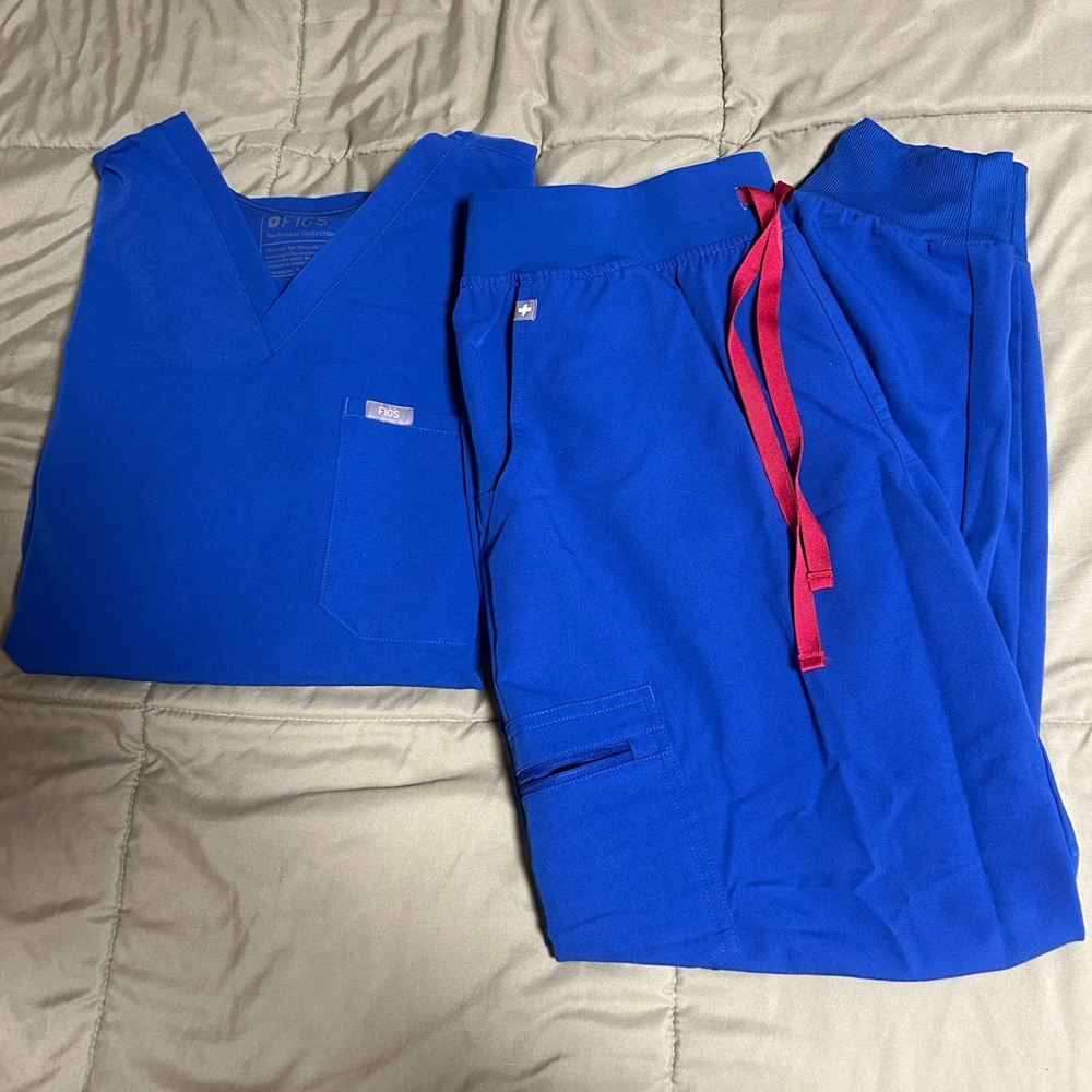 Figs Blue Scrub Set with Red Drawstring